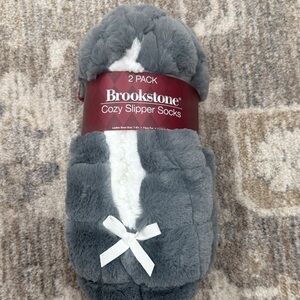 Brookstone Gray and White Plush Slipper Socks
